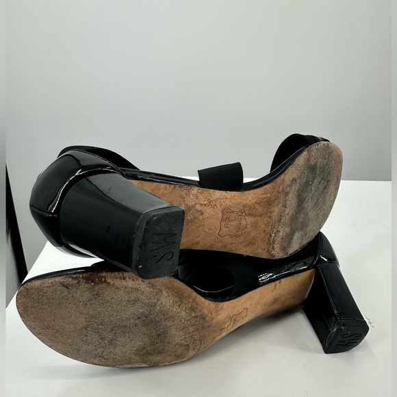 Stuart Weitzman Black Sandals 2" Heel Stretchy Straps Open Toe Womens 9 - Picture 11 of 11